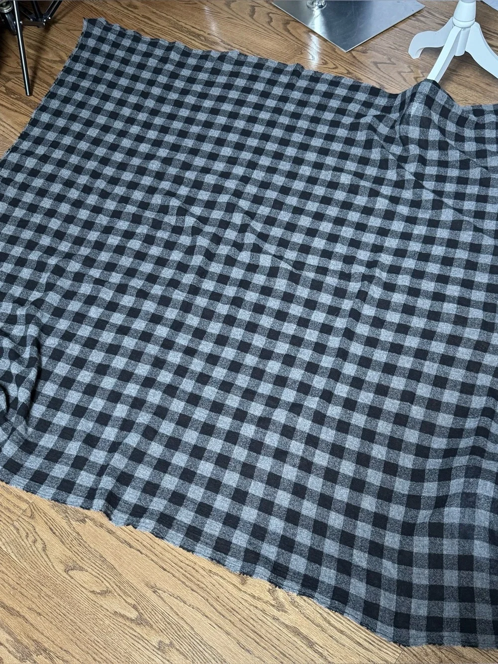 A PUNTO B Cozy Black & Gray Plaid Cashmere Scarf/ wrap